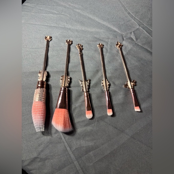 6 pc New Hello Kitty Cosmetic Makeup Brush Set NWT - Picture 10 of 10